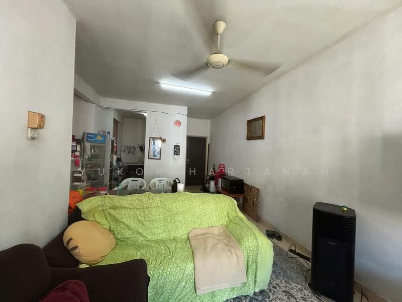 Pangsapuri untuk Dijual di Pangsapuri Delima - Syukor Hartanah - Living Room - PropertyGuru.com.my