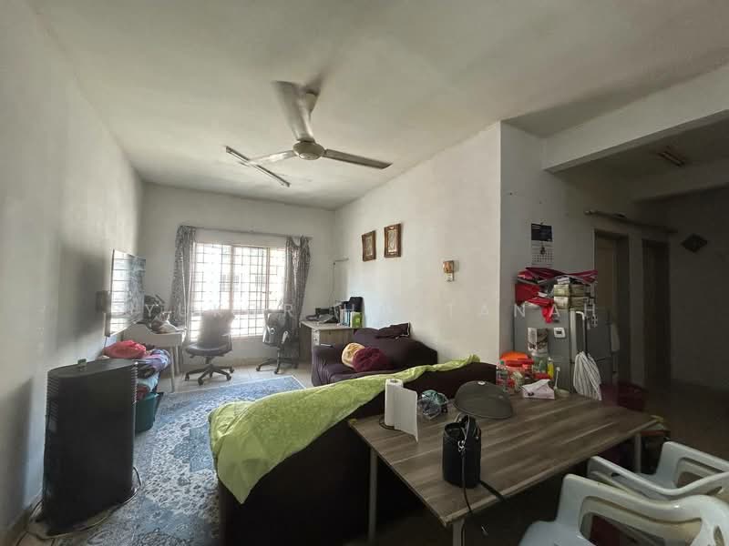 Pangsapuri untuk Dijual di Pangsapuri Delima - Syukor Hartanah - Living Room - PropertyGuru.com.my