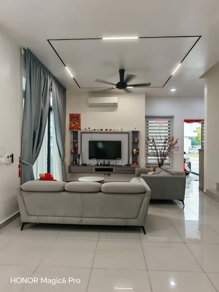 Semi-Detached House for Sale in Setia Alam (Selangor) - Bing Bing - Living Room - PropertyGuru.com.my