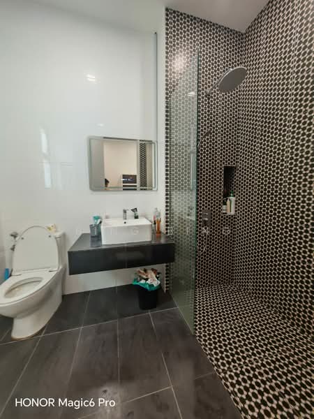 Semi-Detached House for Sale in Setia Alam (Selangor) - Bing Bing - Bathroom - PropertyGuru.com.my