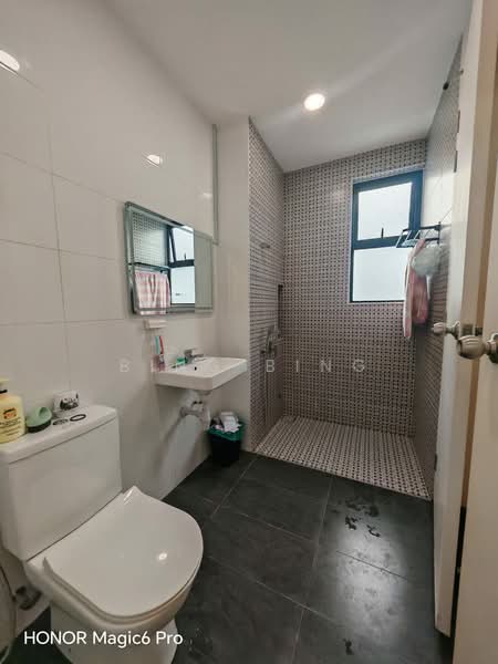 Semi-Detached House for Sale in Setia Alam (Selangor) - Bing Bing - Bathroom - PropertyGuru.com.my