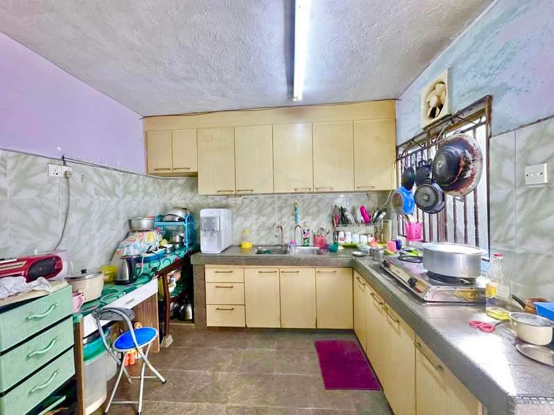 2-storey Terraced House for Sale in Taman Serdang Raya (Seri Kembangan) - Azli Ibrahim - Kitchen - PropertyGuru.com.my