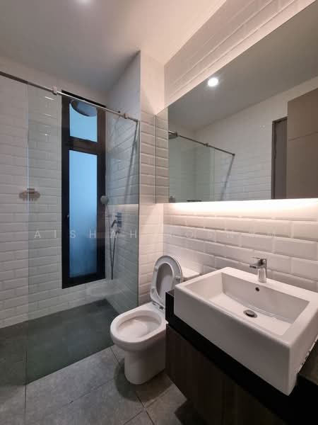 Kondominium untuk Disewa di Shaftsbury Square - Aishah Rosnam - Bathroom - PropertyGuru.com.my