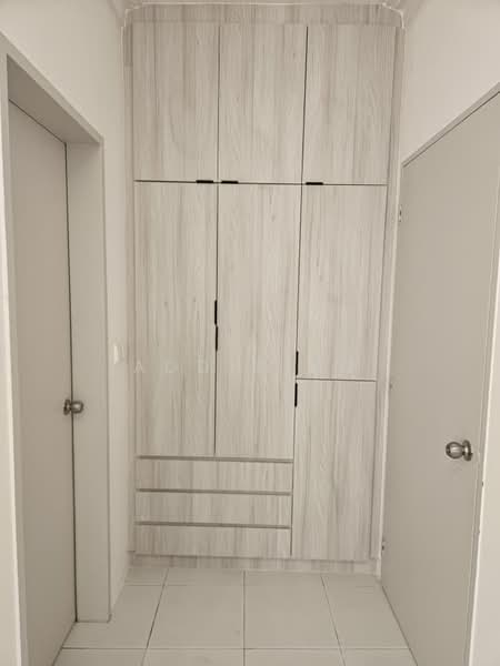 Kondominium untuk Disewa di Residensi Sateria - Addis Bo - Corridor - PropertyGuru.com.my