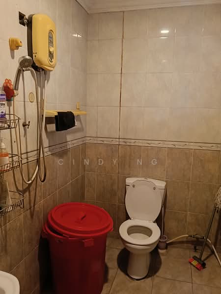 Rumah Teres 1 Tingkat untuk Disewa di SS12 (Subang Jaya) - Cindy Ng - Bathroom - PropertyGuru.com.my
