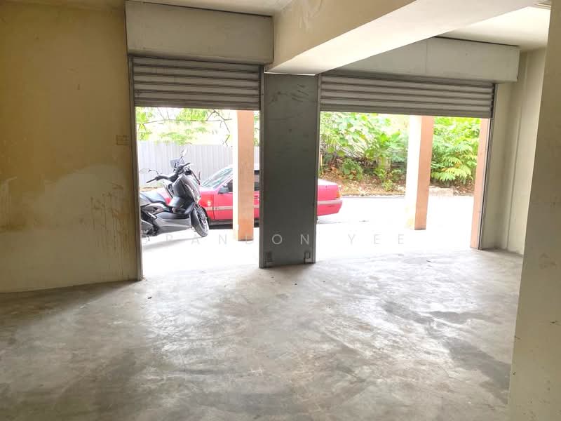 Shop for Rent in Taman Equine (Seri Kembangan) - Brandon Yee - Exterior - PropertyGuru.com.my