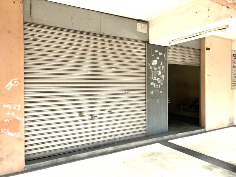 Shop for Rent in Taman Equine (Seri Kembangan) - Brandon Yee - Exterior - PropertyGuru.com.my