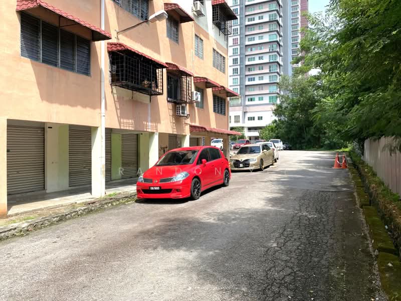Shop for Rent in Taman Equine (Seri Kembangan) - Brandon Yee - Exterior - PropertyGuru.com.my