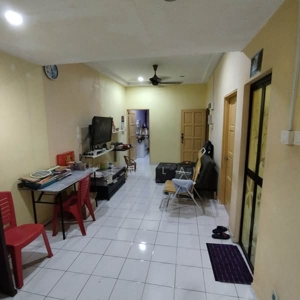 Rumah Bandar untuk Dijual di Taman Wangsa Permai (Kepong) - Ken Lai - Living Room - PropertyGuru.com.my
