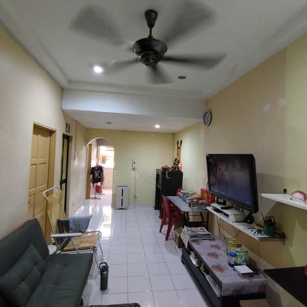 Rumah Bandar untuk Dijual di Taman Wangsa Permai (Kepong) - Ken Lai - Living Room - PropertyGuru.com.my