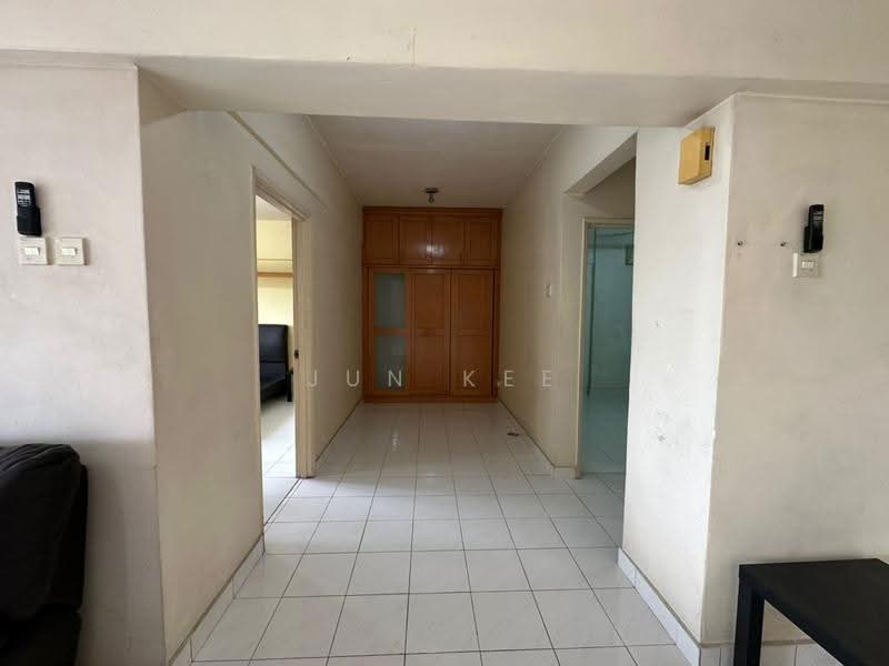 Apartment for Sale at Anjung Hijau (Greenfields) - Jun Kee - Corridor - PropertyGuru.com.my