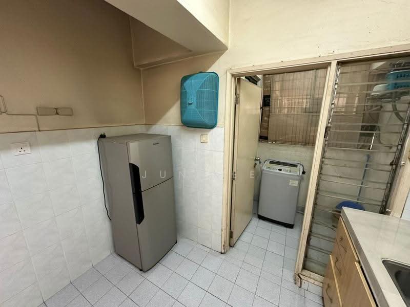 Apartment for Sale at Anjung Hijau (Greenfields) - Jun Kee - Kitchen - PropertyGuru.com.my