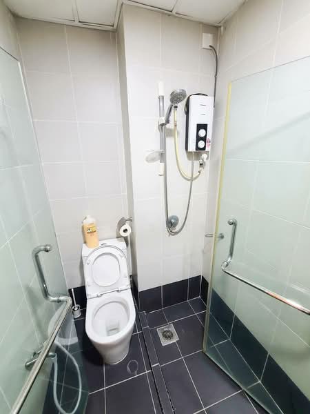 Servis Apartment untuk Disewa di Centrestage Designer Suite - James Tan - Bathroom - PropertyGuru.com.my