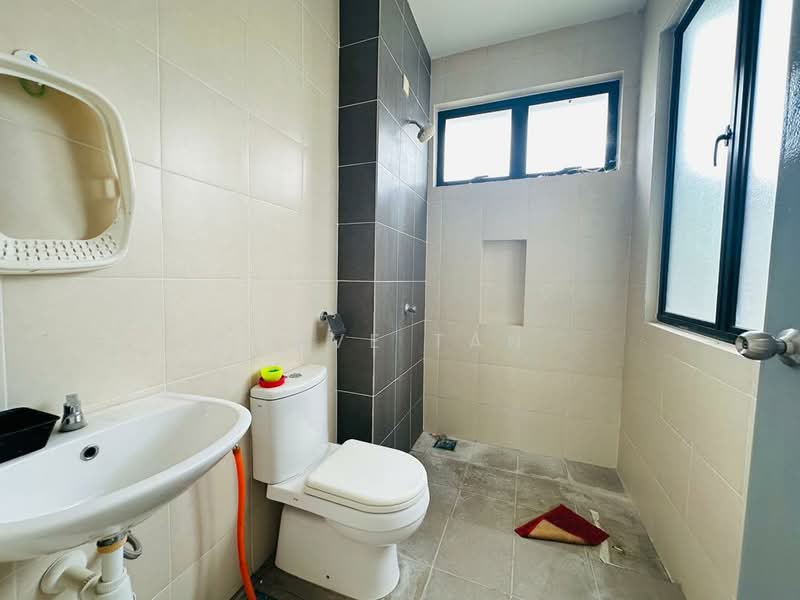 Rumah Teres 2 Tingkat untuk Dijual di Rawang (Selangor) - Dave Tan - Bathroom - PropertyGuru.com.my