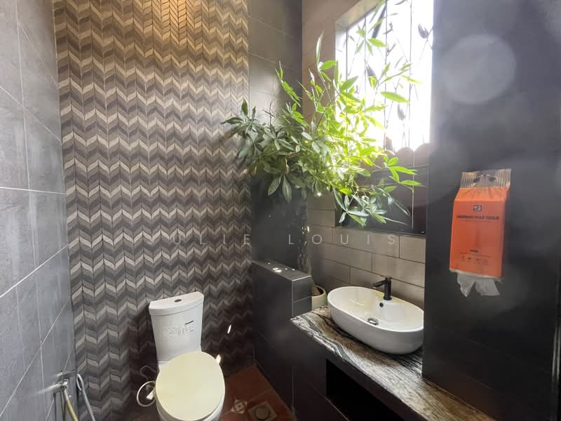 Bungalow for Sale in Seksyen 9 (Shah Alam) - Julie Louis - PropertyGuru.com.my