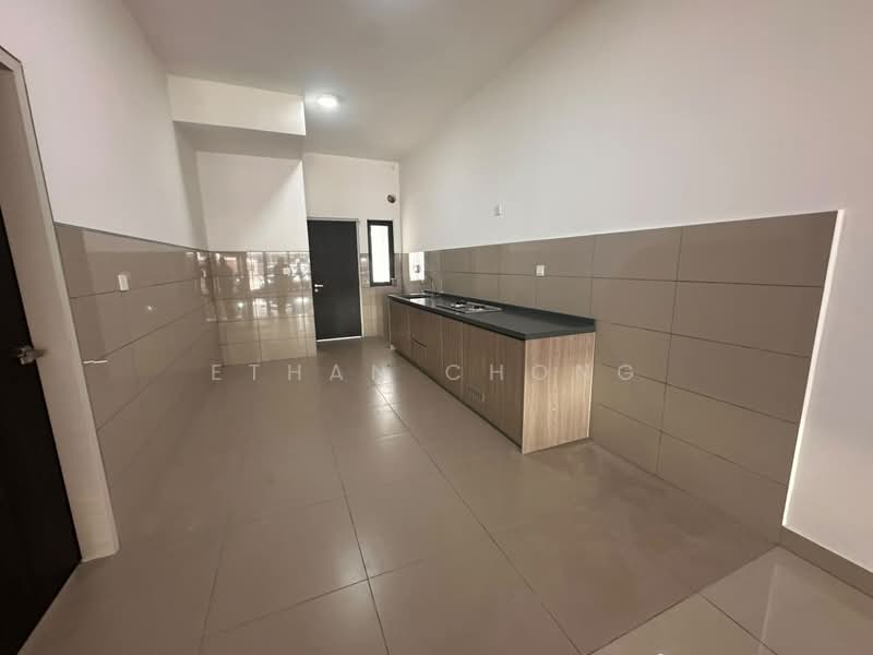 Rumah Teres 2-Tingkat untuk Disewa di Elmina (Shah Alam) - Ethan Chong - Kitchen - PropertyGuru.com.my