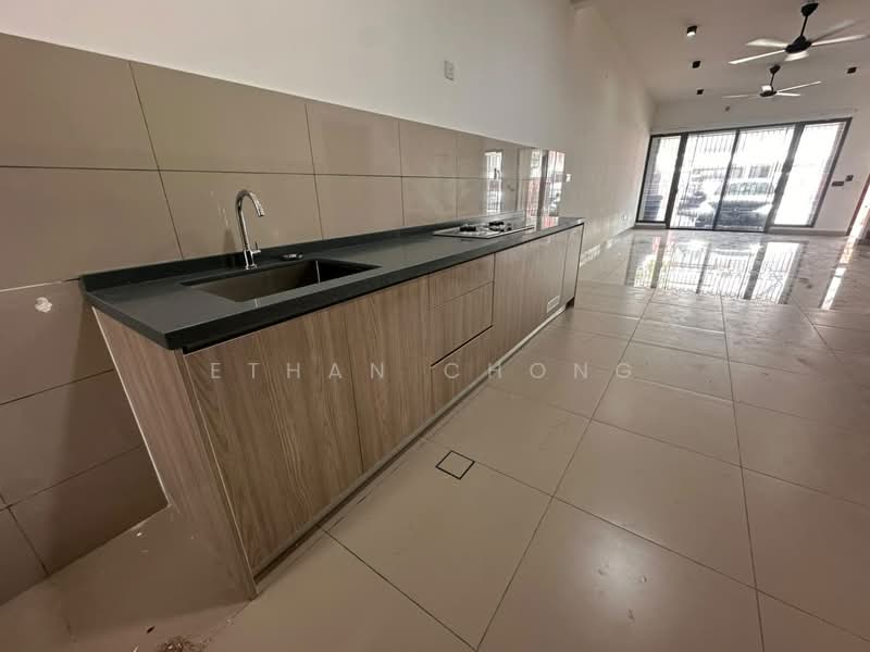 Rumah Teres 2-Tingkat untuk Disewa di Elmina (Shah Alam) - Ethan Chong - Kitchen - PropertyGuru.com.my