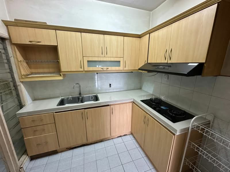Apartment for Sale at Anjung Hijau (Greenfields) - Jayden Chik - Kitchen - PropertyGuru.com.my