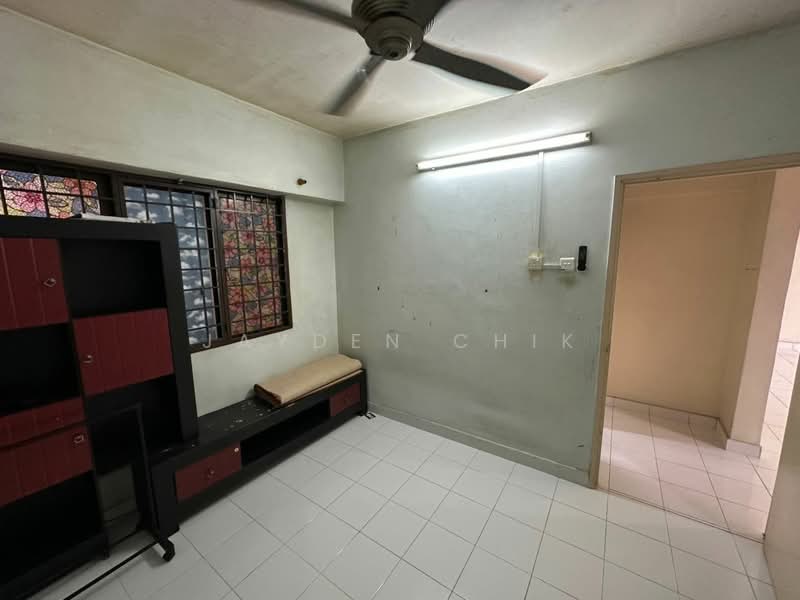 Apartment for Sale at Anjung Hijau (Greenfields) - Jayden Chik - Living Room - PropertyGuru.com.my