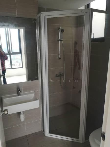 Servis Apartment untuk Dijual di Lexa Residence @ The Quartz WM - Rony Yeo - Bathroom - PropertyGuru.com.my