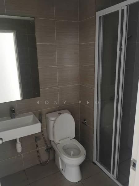 Servis Apartment untuk Dijual di Lexa Residence @ The Quartz WM - Rony Yeo - Bathroom - PropertyGuru.com.my