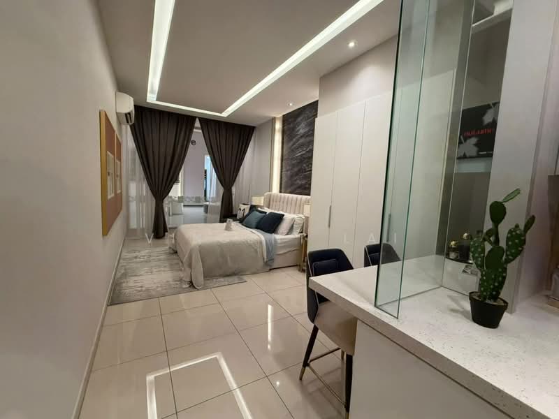 Servis Apartment untuk Dijual di Paragon Gateway - Vincent Lai - Bedroom - PropertyGuru.com.my