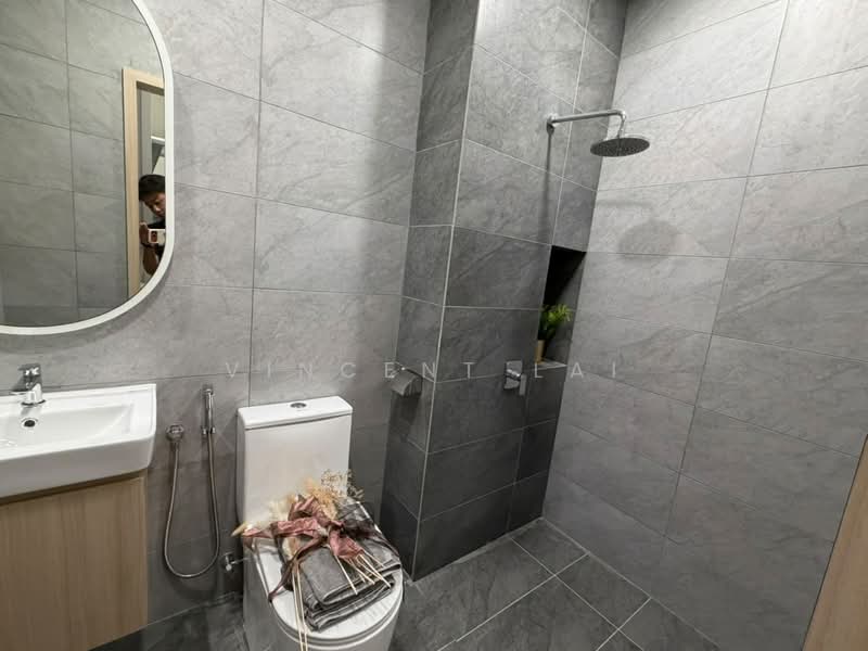 Servis Apartment untuk Dijual di Paragon Gateway - Vincent Lai - Bathroom - PropertyGuru.com.my