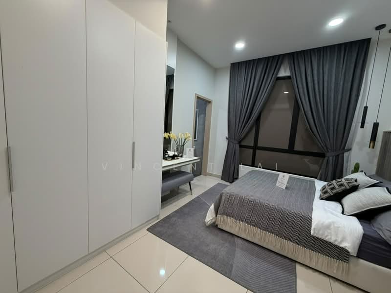Servis Apartment untuk Dijual di Paragon Gateway - Vincent Lai - Bedroom - PropertyGuru.com.my