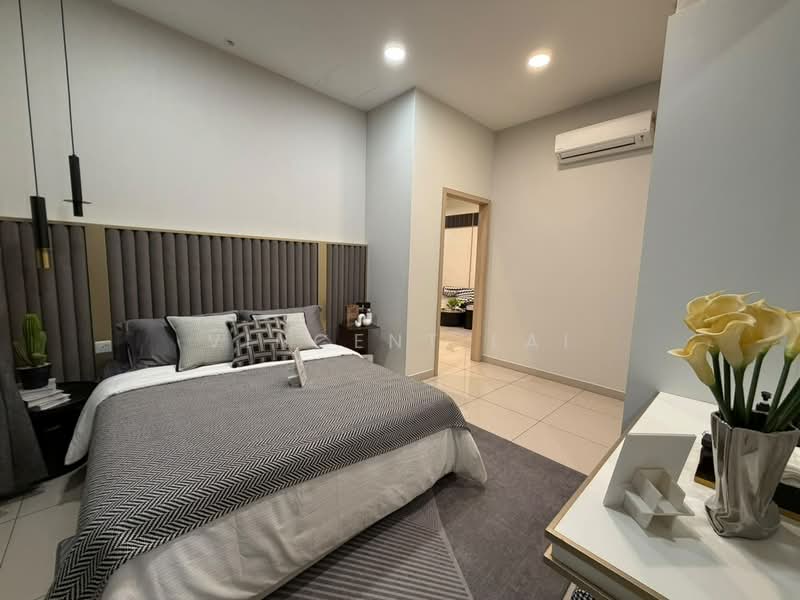 Servis Apartment untuk Dijual di Paragon Gateway - Vincent Lai - Bedroom - PropertyGuru.com.my