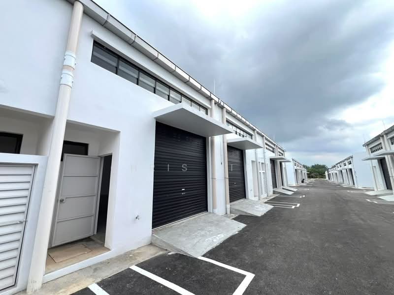 Kilang Teres untuk Disewa di Taman Lagenda Putra (Kulai) - Chris Liew - Exterior - PropertyGuru.com.my
