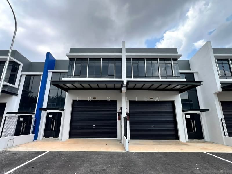 Kilang Teres untuk Disewa di Taman Lagenda Putra (Kulai) - Chris Liew - Exterior - PropertyGuru.com.my