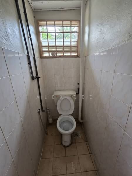 Warehouse for Rent in Shah Alam (Selangor) - Alex Lee - Bathroom - PropertyGuru.com.my
