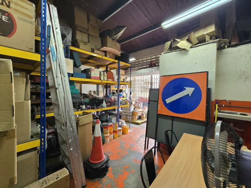 Warehouse for Rent in Shah Alam (Selangor) - Alex Lee - Interior - PropertyGuru.com.my