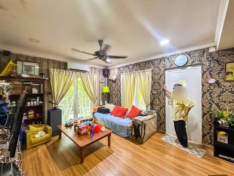 Bungalow for Sale in Ampang Jaya (Ampang) - Azli Ibrahim - Living Room - PropertyGuru.com.my