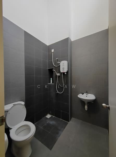 2-storey Terraced House for Rent in Eco Forest (Semenyih) - CK Law - Bathroom - PropertyGuru.com.my