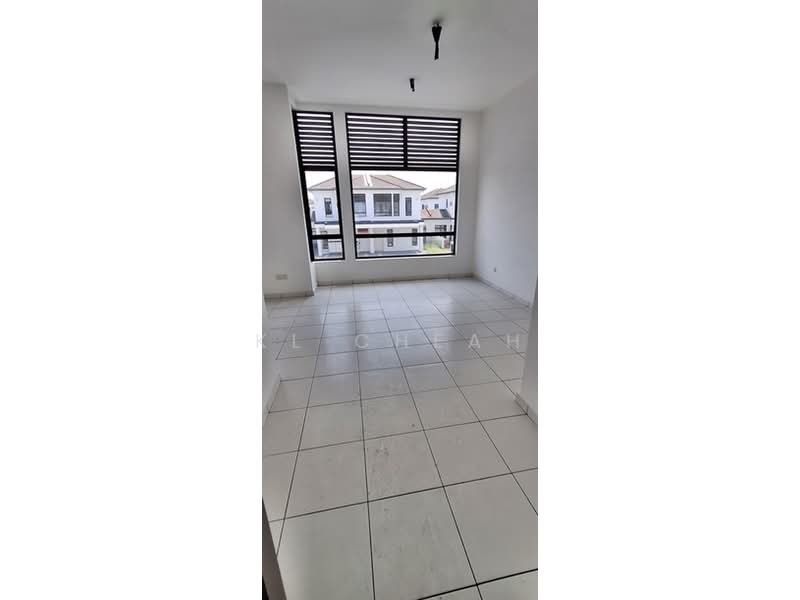Rumah Teres 2 Tingkat untuk Dijual di Eco Grandeur (Puncak Alam) - KL Cheah - Living Room - PropertyGuru.com.my