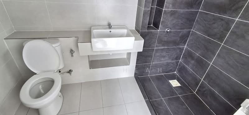 Rumah Teres 2 Tingkat untuk Dijual di Eco Grandeur (Puncak Alam) - KL Cheah - Bathroom - PropertyGuru.com.my