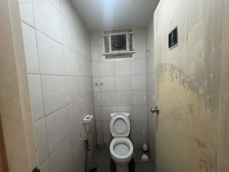 Kedai / Pejabat untuk Disewa di Bayan Lepas (Penang) - Ng Jit Sin - Bathroom - PropertyGuru.com.my