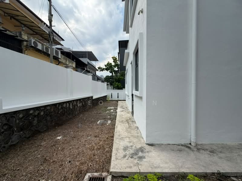 Bungalow for Sale in Serdang (Seri Kembangan) - Leo Chin - Exterior - PropertyGuru.com.my