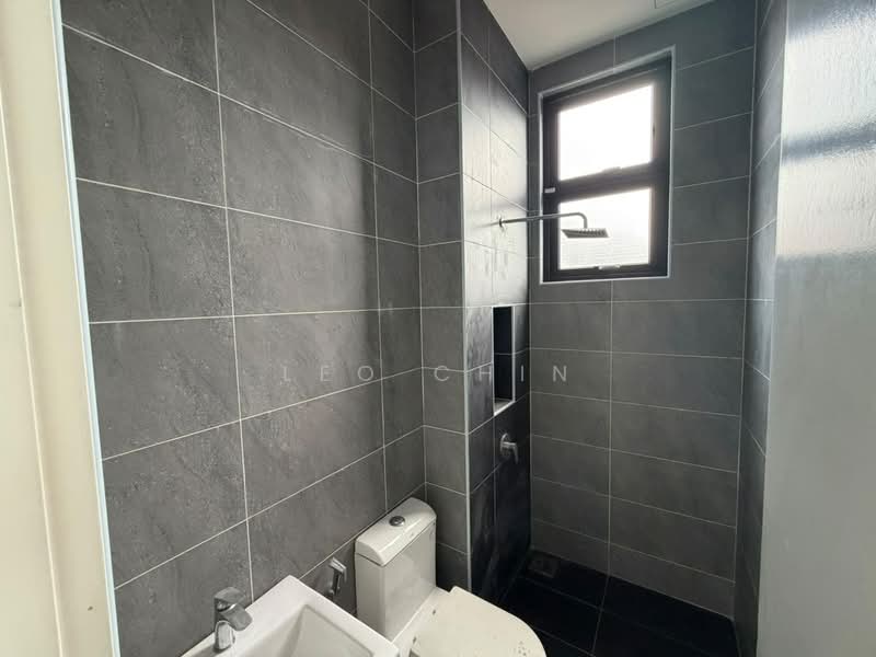 Bungalow for Sale in Serdang (Seri Kembangan) - Leo Chin - Bathroom - PropertyGuru.com.my