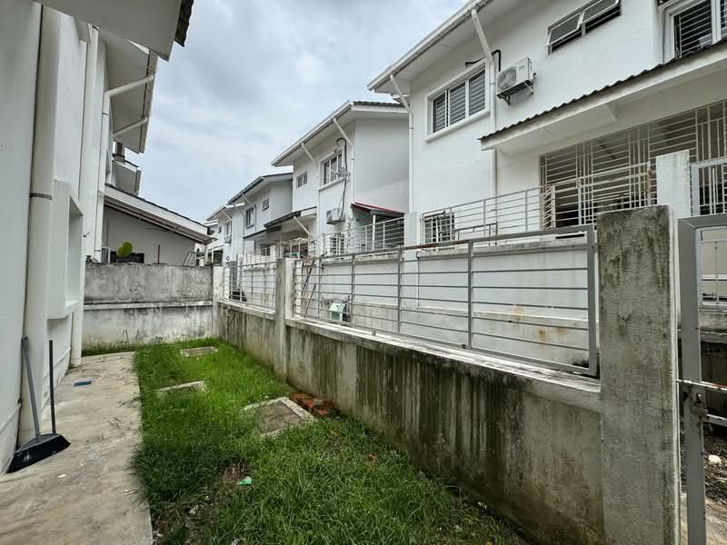 Rumah Teres 2 Tingkat untuk Dijual di D'Kayangan (Shah Alam) - Nur Alia Omar - Exterior - PropertyGuru.com.my