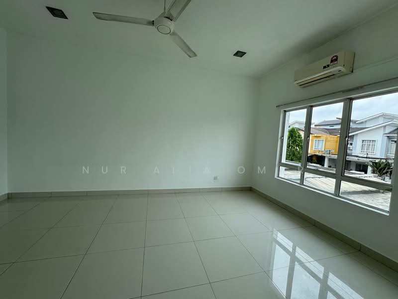 Rumah Teres 2 Tingkat untuk Dijual di D'Kayangan (Shah Alam) - Nur Alia Omar - Interior - PropertyGuru.com.my