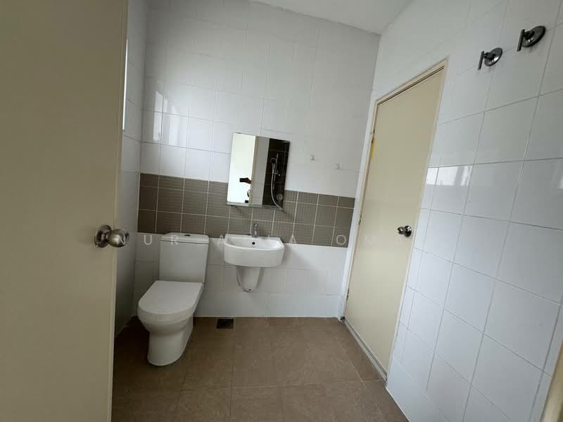 Rumah Teres 2 Tingkat untuk Dijual di D'Kayangan (Shah Alam) - Nur Alia Omar - Bathroom - PropertyGuru.com.my