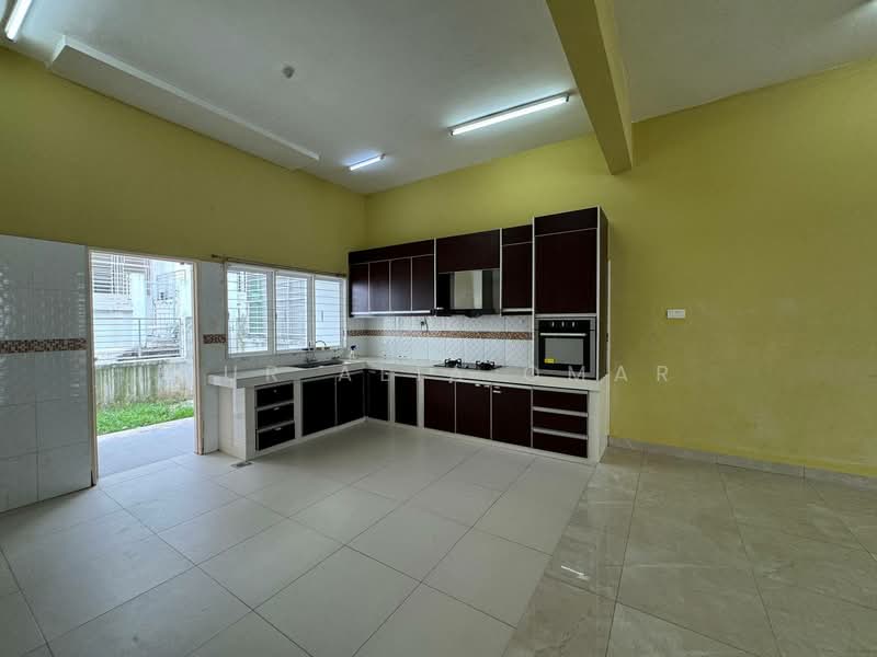 Rumah Teres 2 Tingkat untuk Dijual di D'Kayangan (Shah Alam) - Nur Alia Omar - Kitchen - PropertyGuru.com.my