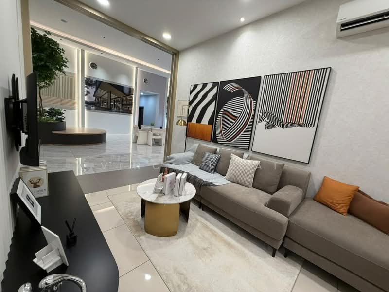 Servis Apartment untuk Dijual di Paragon Gateway - Vincent Lai - Living Room - PropertyGuru.com.my