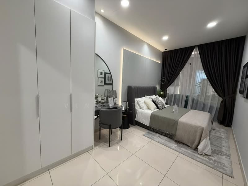 Servis Apartment untuk Dijual di Paragon Gateway - Vincent Lai - Bedroom - PropertyGuru.com.my