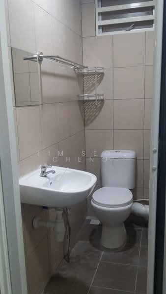 Flat for Rent at E Garden - Lim Seok Cheng - Bathroom - PropertyGuru.com.my