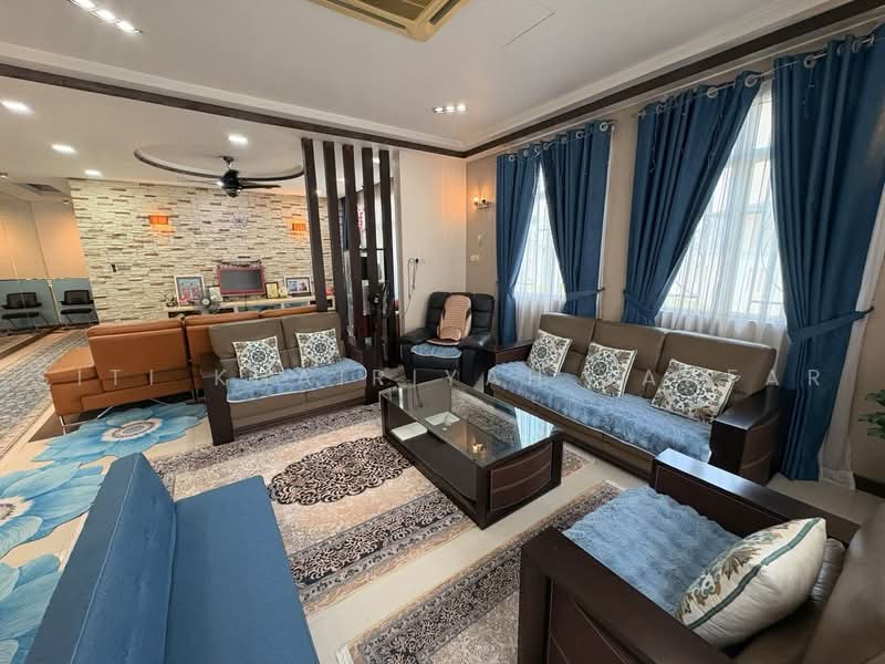 Bungalow for Sale in Subang Bestari (Shah Alam) - SITI KHAIRIYAH JAAFAR - Living Room - PropertyGuru.com.my