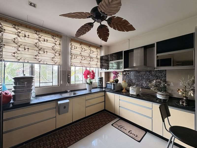 Bungalow for Sale in Subang Bestari (Shah Alam) - SITI KHAIRIYAH JAAFAR - Kitchen - PropertyGuru.com.my