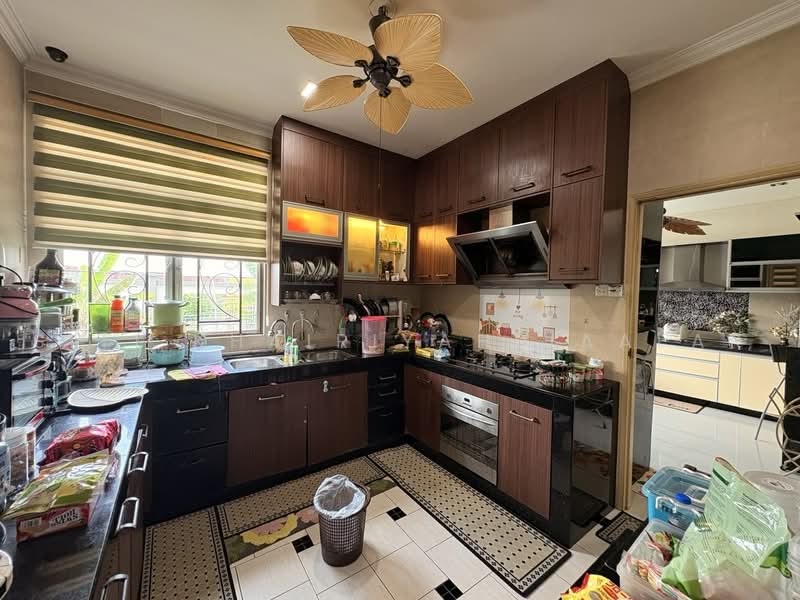 Bungalow for Sale in Subang Bestari (Shah Alam) - SITI KHAIRIYAH JAAFAR - Kitchen - PropertyGuru.com.my